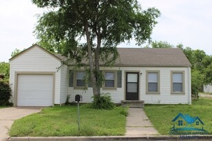 2065 Live Oak St in San Angelo, TX - Building Photo