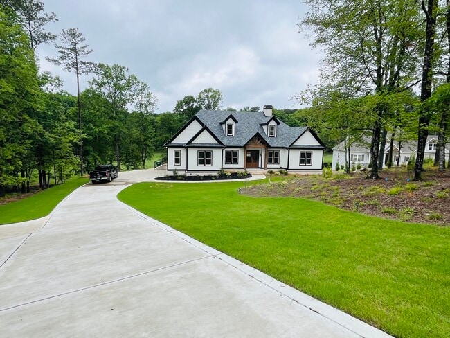 property at 1031 Pinehurst Dr