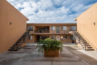 4060 Euclid Ave in San Diego, CA - Foto de edificio - Interior Photo
