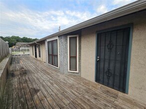 634 NW 11th St in Grand Prairie, TX - Building Photo - Building Photo
