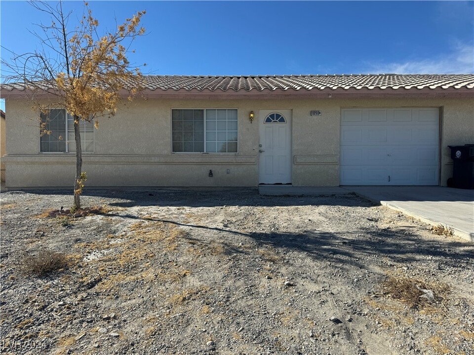 1090 Red Butte St in Pahrump, NV - Building Photo