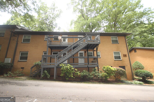 1010 Scott Blvd in Decatur, GA - Foto de edificio - Building Photo