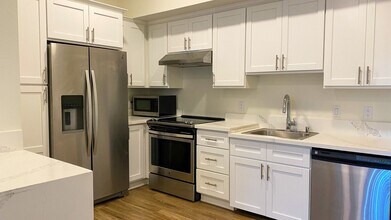 BC La Perla in San Diego, CA - Building Photo - Interior Photo