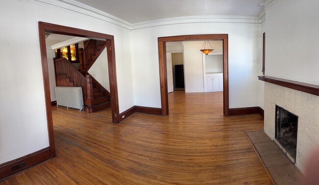 2600 Emerson Ave S, Unit #1 in Minneapolis, MN - Building Photo - Building Photo