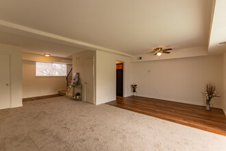 Village at the Arbors in Richmond, VA - Foto de edificio - Building Photo