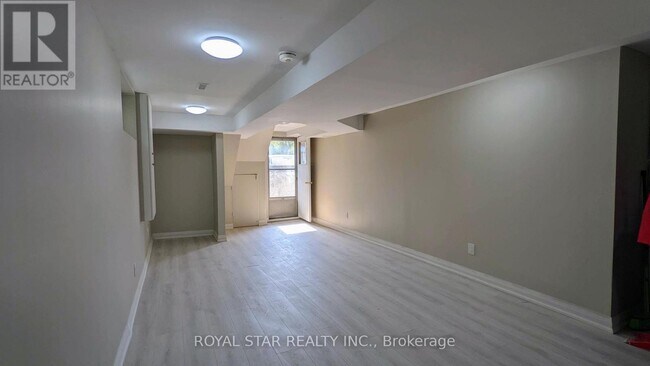 4051 Dunmow Crescent in Mississauga, ON - Building Photo - Building Photo