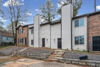 1342 N Hampton Rd in Alpharetta, GA - Building Photo - Building Photo