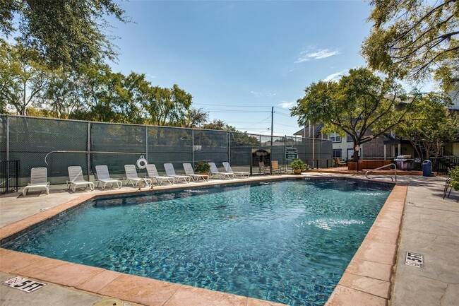 5981 Arapaho Rd, Unit 902 in Dallas, TX - Building Photo - Building Photo