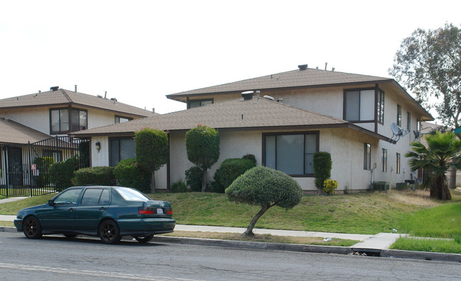 112 S Lindsay St in Lake Elsinore, CA - Building Photo - Building Photo