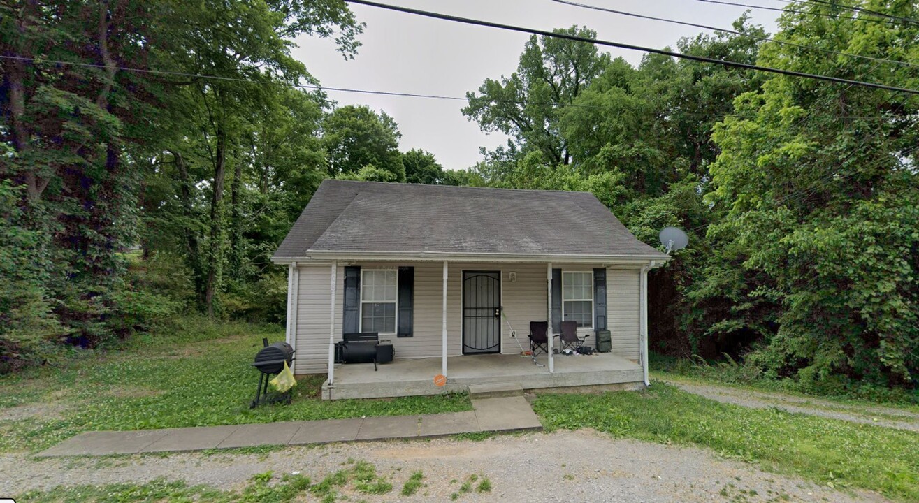 208 Chapel St in Clarksville, TN - Building Photo