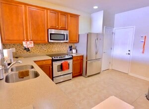 7014 Roundleaf Dr in Jacksonville, FL - Building Photo - Building Photo