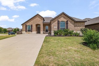 222 Cotton View Ln in Red Oak, TX - Foto de edificio - Building Photo