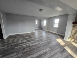 1502 Market St in Linwood, PA - Foto de edificio - Building Photo