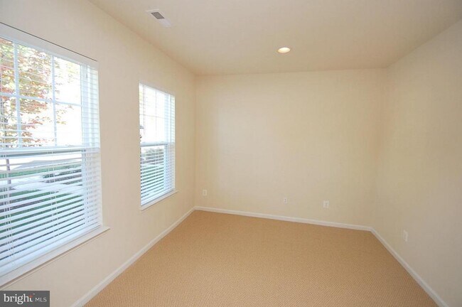 43975 Eastgate View Drive in Chantilly, VA - Building Photo - Building Photo