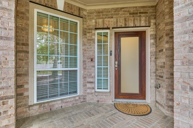 property at 18 Wyckham Cir