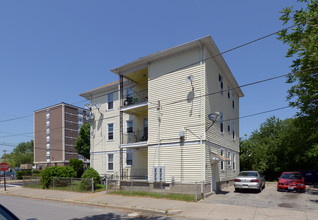 46 School St in Central Falls, RI - Building Photo - Building Photo