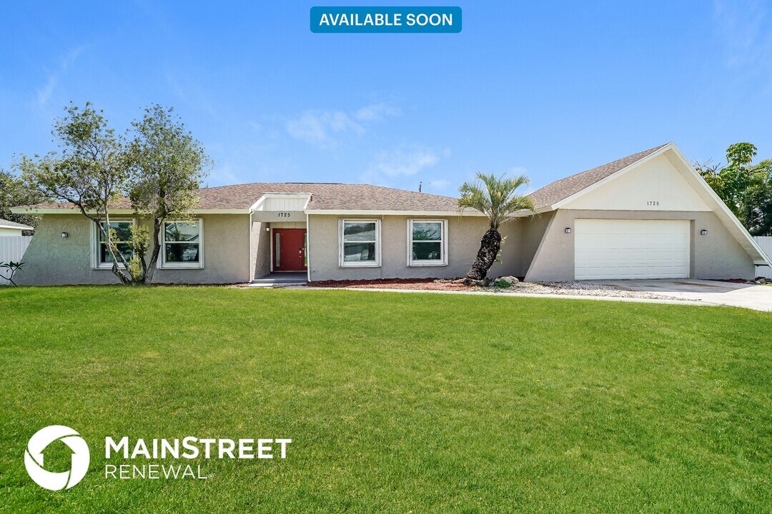 1725 SW 2nd Pl in Cape Coral, FL - Building Photo