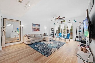 2001 Coral Heights Blvd in Oakland Park, FL - Building Photo - Building Photo