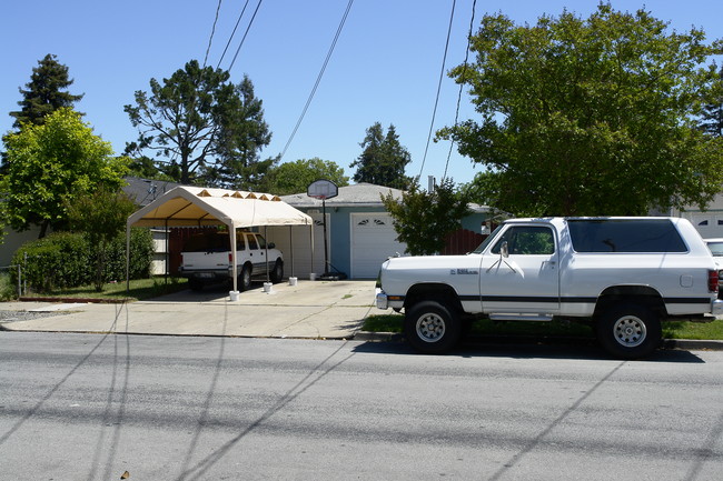 1014 10th Ave in Redwood City, CA - Building Photo - Building Photo