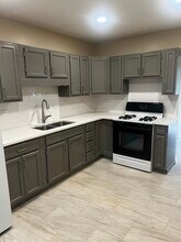 705 Amanda Ave in McHenry, IL - Building Photo - Building Photo