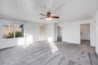 13504 SE 152nd Dr in Happy Valley, OR - Building Photo - Building Photo