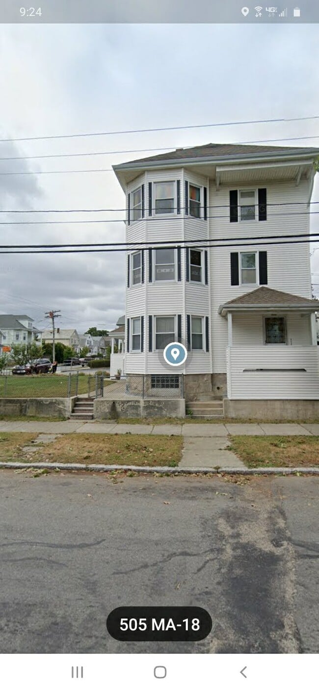 505 Ashley Blvd, Unit 3rd floor in New Bedford, MA - Building Photo - Building Photo