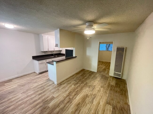 25 Navy St, Unit 4 in Los Angeles, CA - Building Photo - Building Photo