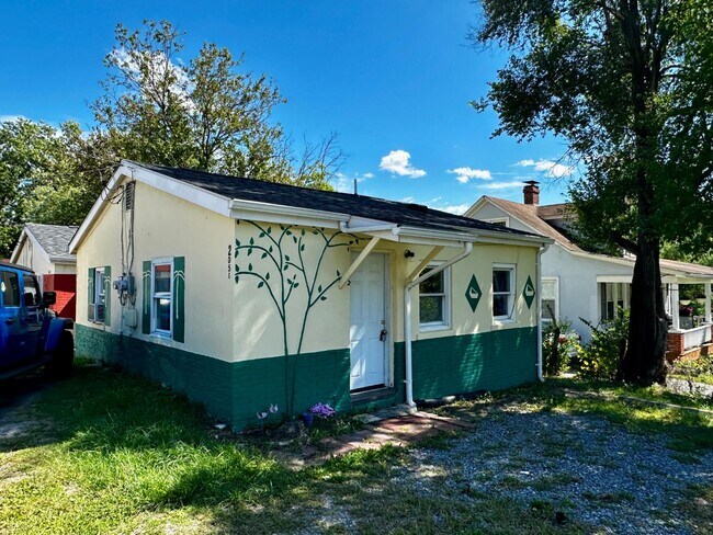 205 Dodge Ave in Winchester, VA - Foto de edificio - Building Photo