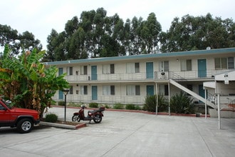 Fairmont Terrace in Oakland, CA - Building Photo - Building Photo