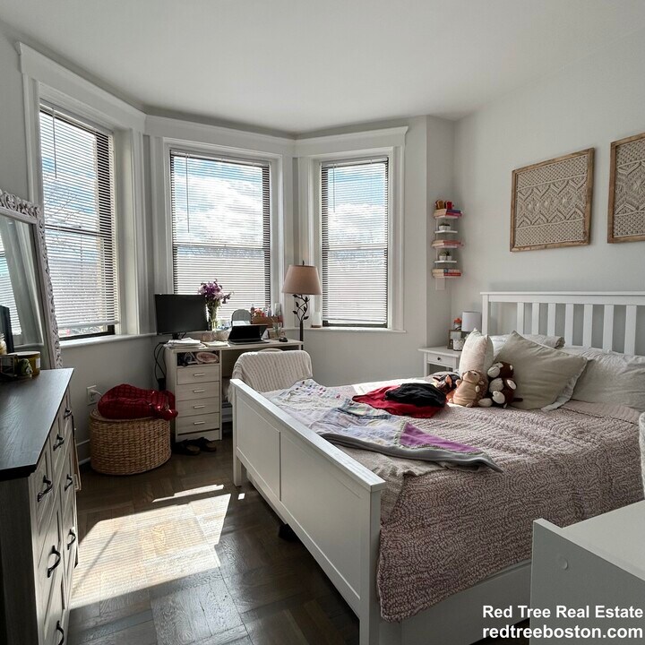 73 Park Dr, Unit 16 in Boston, MA - Foto de edificio