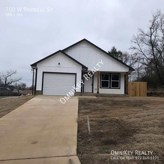 property at 700 W Parnell St
