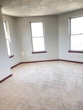 10 Belmont St, Unit 8 in Watertown, MA - Foto de edificio - Building Photo