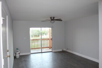 1766 Abbey Rd in West Palm Beach, FL - Building Photo - Building Photo