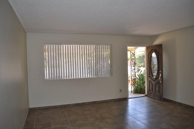 7628 N 37th Ave in Phoenix, AZ - Building Photo - Building Photo