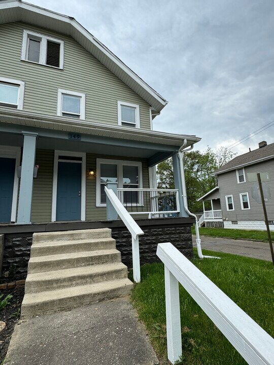 149 E Woodrow Ave in Columbus, OH - Building Photo