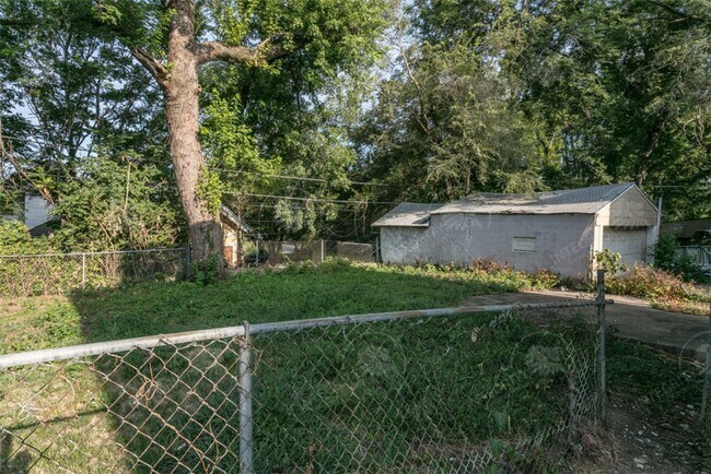 3436 Chestnut Ave-Unit -3436 in Kansas City, MO - Foto de edificio - Building Photo