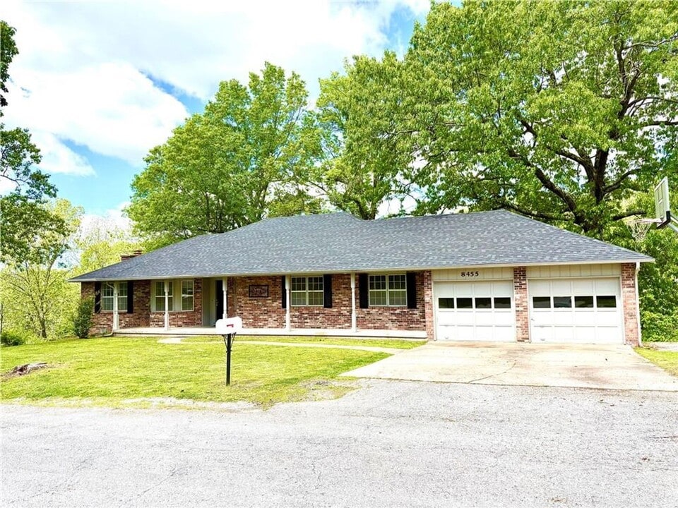 8455 Par Ln in Rogers, AR - Building Photo