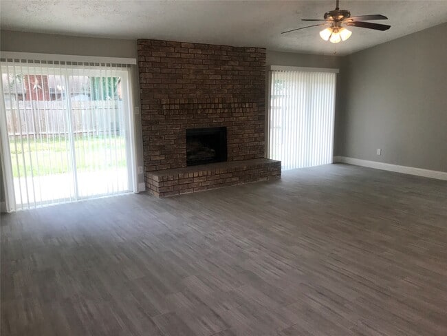 9910 Stepney Green Dr in Houston, TX - Building Photo - Building Photo