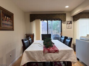 68 Patriots Rd in Morris Plains, NJ - Building Photo - Building Photo