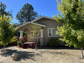 120 W Sacramento Ave in Chico, CA - Foto de edificio - Building Photo