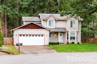 1927 150th St S in Spanaway, WA - Building Photo