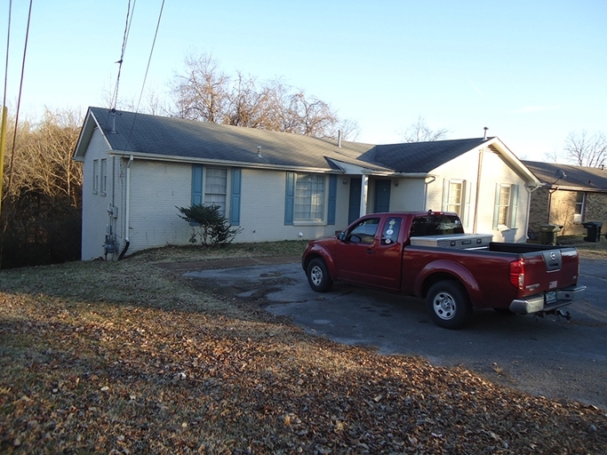 4754-4766 Trenton Dr in Hermitage, TN - Foto de edificio