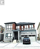 22 Pine Hill Cres in Aurora, ON - Building Photo