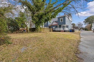 258 Douglas Ave in Portsmouth, VA - Foto de edificio - Building Photo