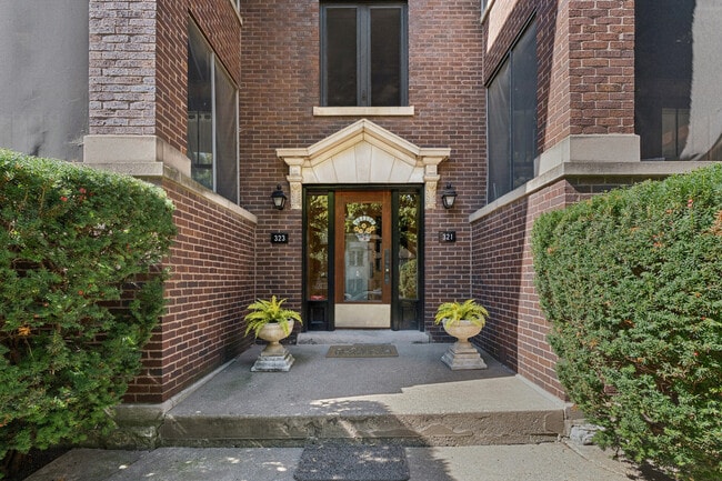 323 Wisconsin Ave in Oak Park, IL - Building Photo - Building Photo
