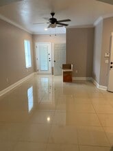 3129 Santorini Ct in Tampa, FL - Foto de edificio - Building Photo
