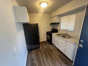 117 40th St NW in Albuquerque, NM - Building Photo - Building Photo