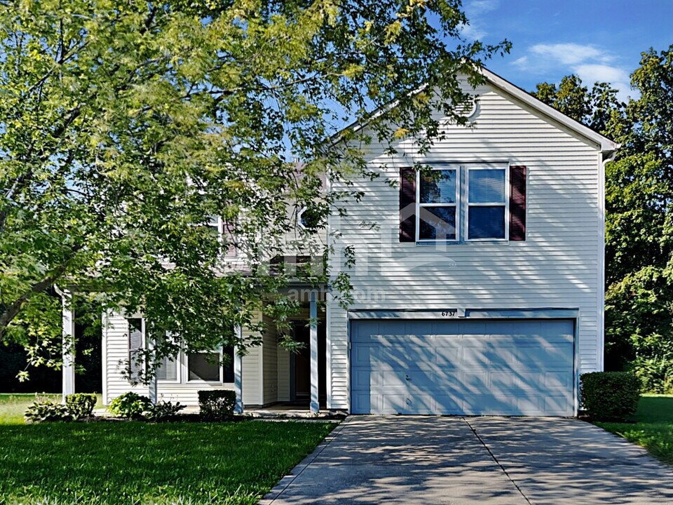 6737 Amber Springs Way in Indianapolis, IN - Building Photo