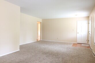 235 Towercliffe Dr in Ballwin, MO - Building Photo - Building Photo