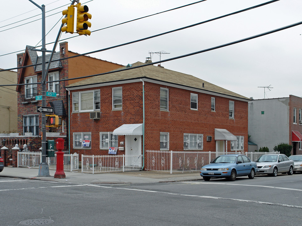 45-04 28th Ave in Astoria, NY - Building Photo